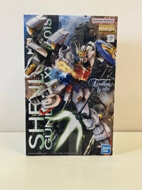 Shenlong Gundam Model Kit - White/Blue/Gold